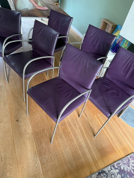 Six chaises design en cuir