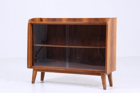 Image 1 of Vintage Glas Kommode 60er Jahre | Mid Century Vitrine Flur Konsole Schrank Aufbewahrung Retro Holz 70er Braun Glasvitrine