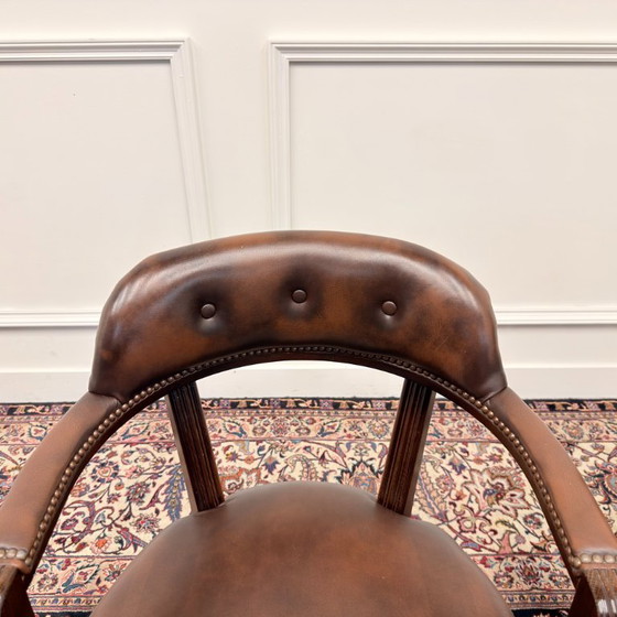 Juego de sillas de oficina Chesterfield inglesas – Sillones, Leather, Wood (photo 5 of 9)