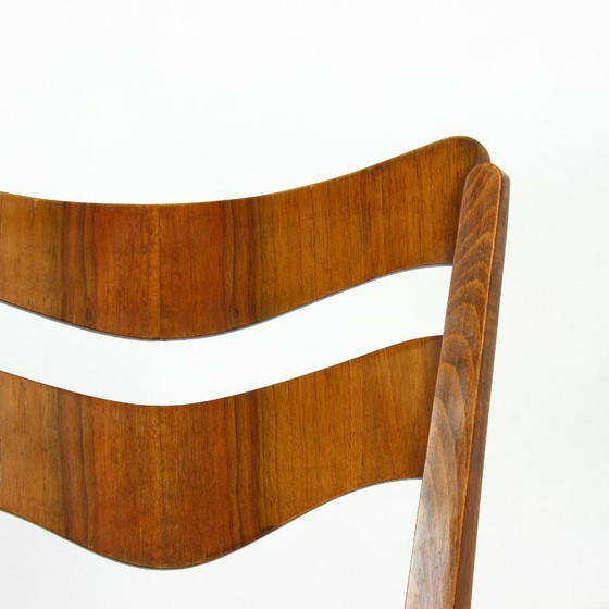 Image 1 of Juego de 4 sillas de comedor en roble y nogal, Checoslovaquia, década de 1960.