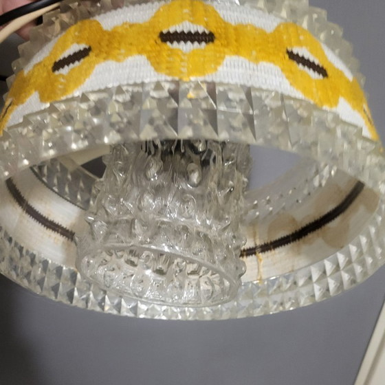 Image 1 of Lampada a sospensione in plexiglas e vetro, ricamo vintage anni Settanta, 1960-70