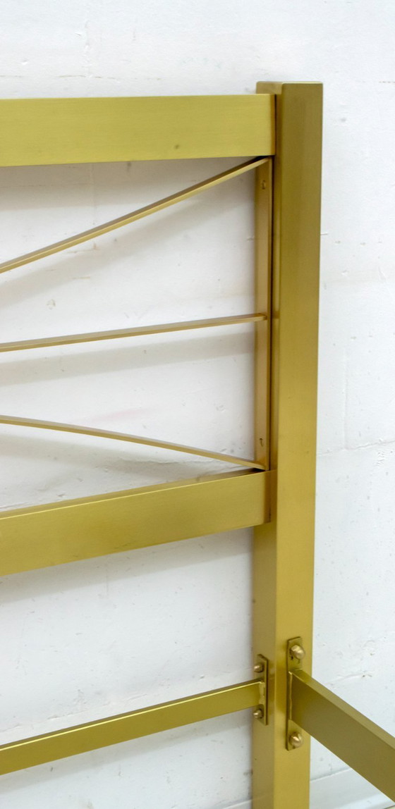 Image 1 of Cama de matrimonio Luciano Frigerio de latón satinado y dorado, años 70