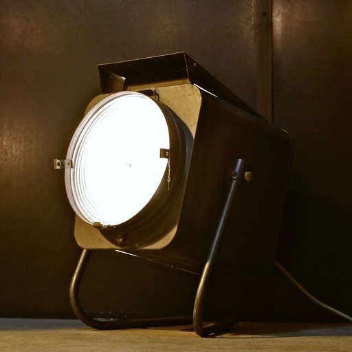 Studio projector Fresnel lens