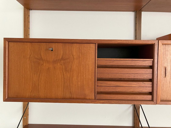 Image 1 of Sistema de paredes modulares Poul Cadovius