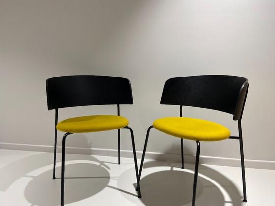 Image 1 of 2x Objekte unserer Tage Wagner gestoffeerde stoel eiken zwart