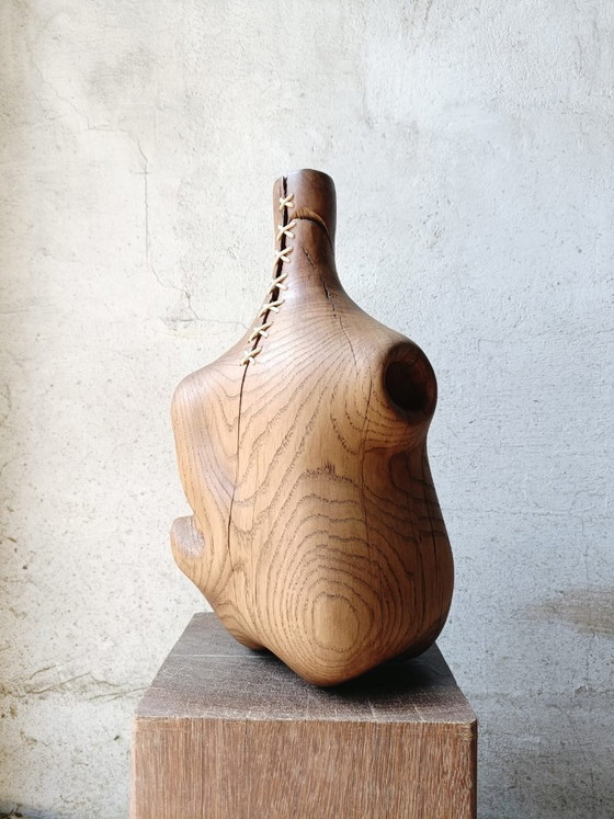 Image 1 of Vase/Skulptur aus geschnitzter massiver Eiche