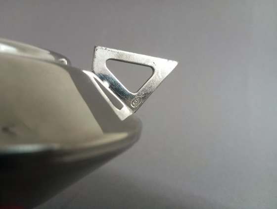 Image 1 of Sucrier postmoderne/futuriste à couvercle, plaqué nickel, reposant sur 4 pieds sphériques rouges, années 1980