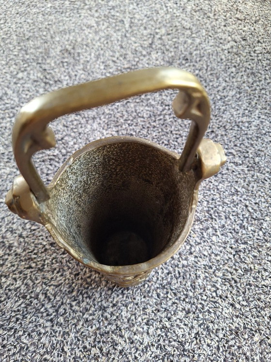 Image 1 of seau d'eau bénite