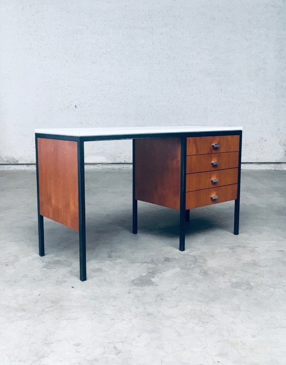 Image 1 of Scrivania di design olandese in stile moderno di metà secolo, Paesi Bassi, anni '60