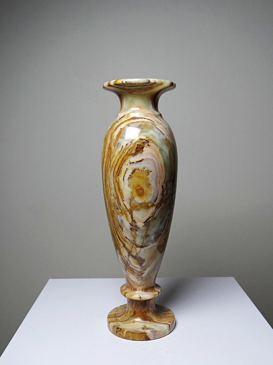 Image 1 of Duo de vases balustres vintages en onyx strié vert Italie mid-century