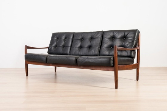 Image 1 of Divano scandinavo a 3 posti in legno e pelle nera, anni '60