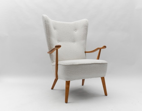 Image 1 of Grandi poltrone con schienale alto in tessuto bouclé bianco e braccioli ergonomici, anni '50
