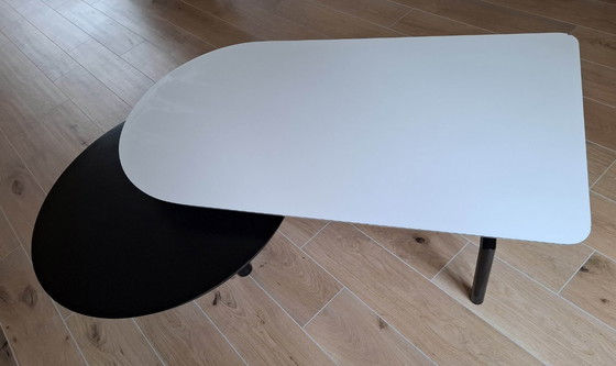 Image 1 of Table basse pivotante vintage - deux plateaux (blanc et noir)