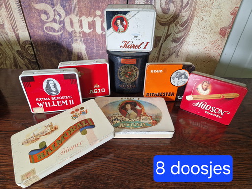 8 vecchie scatole di sigari senza contenuto