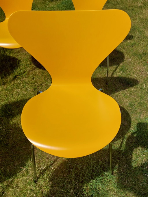 Set van 6 Fritz Hansen Series 7 Vlinderstoelen – Geel – Vintage
