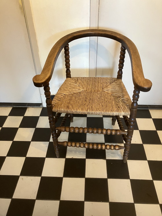 Image 1 of Sedia antica del 1920 con gambe tornite