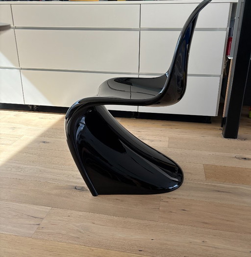 Sedia Panton classica nera VITRA