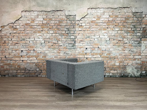 Image 1 of Poltrona Moooi Bottoni grigia