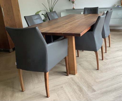 Cómodo comedor diseñado por Bert Plantagie.