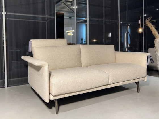 Image 1 of Otis 3 posti