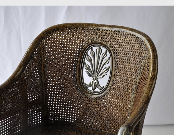 Image 1 of Schöner französischer Schwanenstuhl aus Bergère.