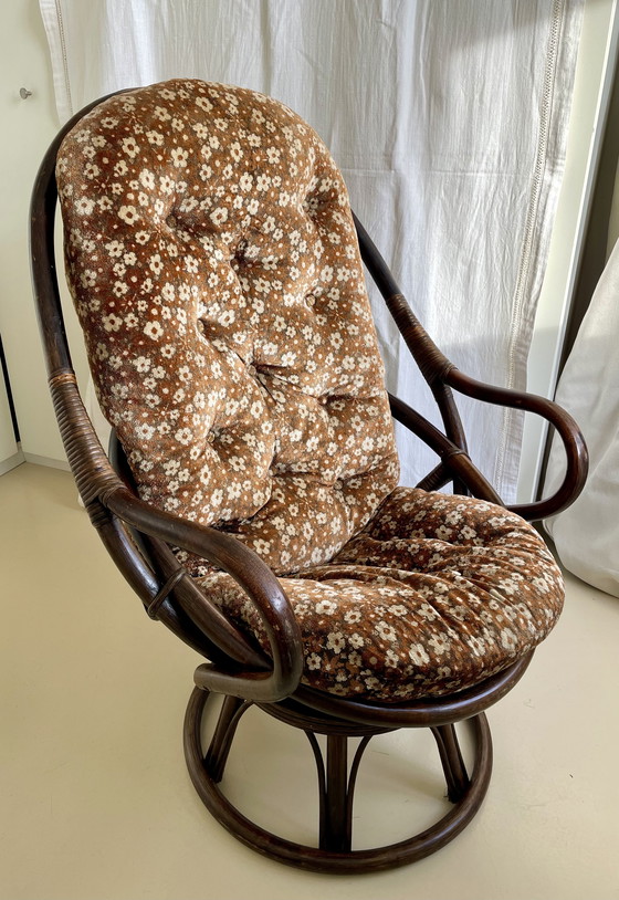 Image 1 of Vintage Rotan Egg Draaistoel Met Origineel Kussen - Perfecte Staat