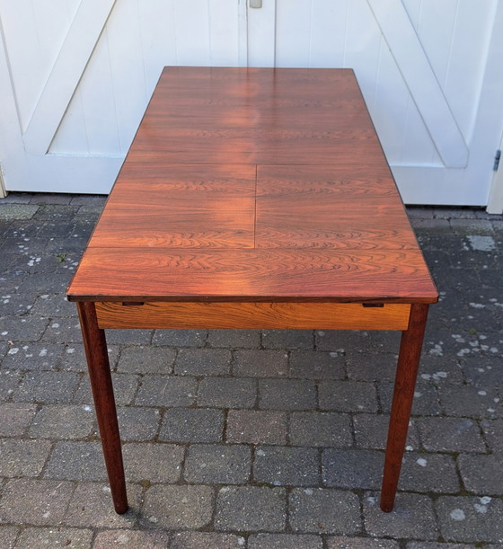Image 1 of Mesa de comedor de diseño danés en madera de palisandro.