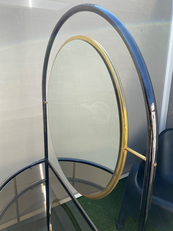 Image 1 of Meuble mural vintage en laiton et verre