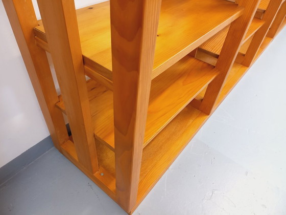 Image 1 of Grote modulaire boekenkast in 6 secties met 30 vintage grenenhouten planken uit de jaren 70 en 80.