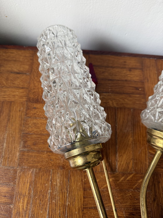 Image 1 of Applique murale tulipe années 60 en laiton et verre 