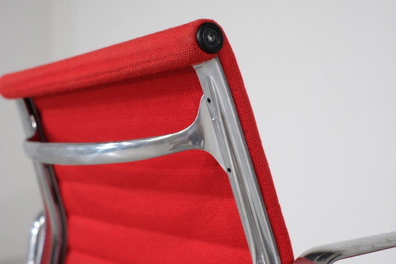 Image 1 of Sillón "EA 117" Charles Ray Eames para ICF, Estados Unidos 1969.