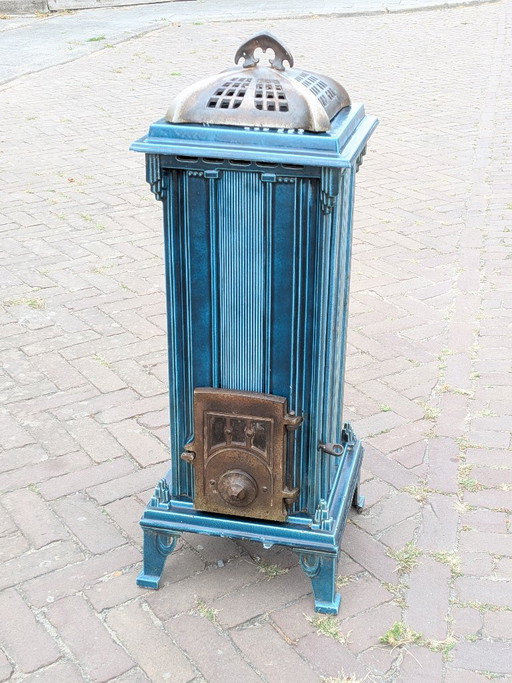 Rare Art Deco 'Skyscraper' Tower Stove by Fobrux – Majolica Blue (c. 1930) – decoratieve objecten, Cast Iron
