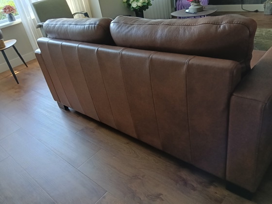 Banks – Benches, Leather (photo 4 of 5)