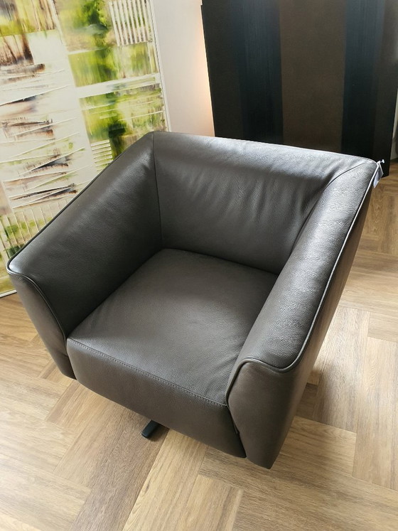 Sillón giratorio Belform de piel napa. – Sillas giratorias, Leather, Metal (photo 5 of 6)