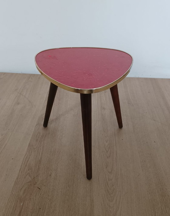Image 1 of Vijftiger jaren bijzettafel met rood sparkle bovenblad