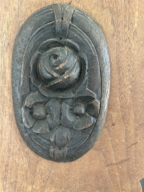 Image 1 of Antiker brauner Schrank mit Glas