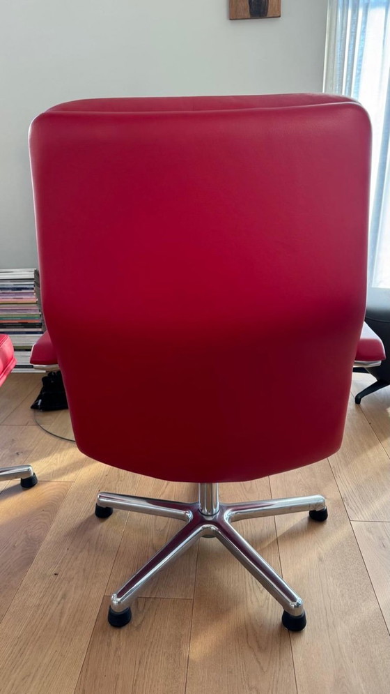 Image 1 of Artifort F154 rote Ledersessel (2x) mit Fußhocker