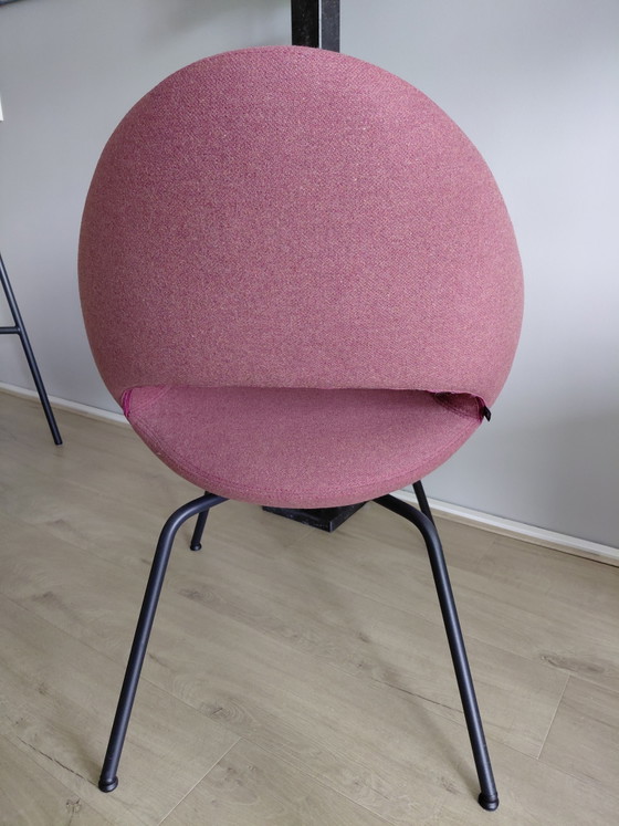 Image 1 of Like new original Artifort Shake chair in color Ruby 592
