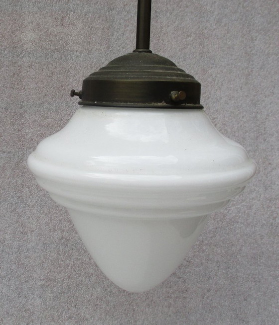 Image 1 of Gispen 1930, paralume in vetro, ghianda, opale, con vecchio set di sospensione originale.