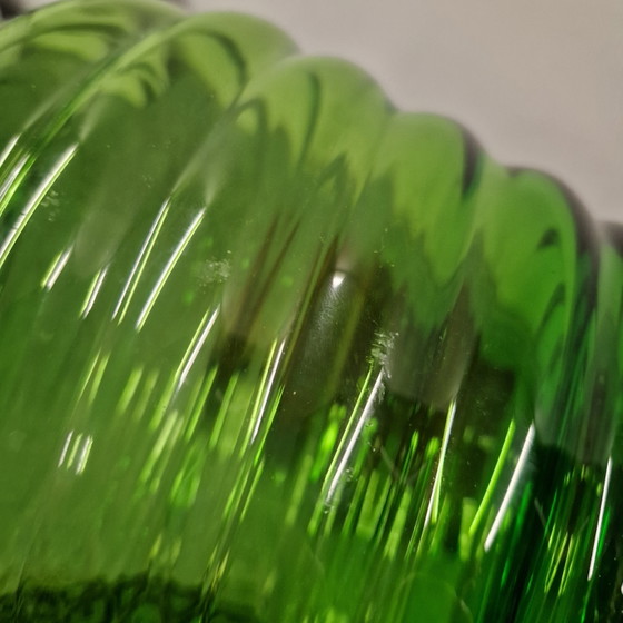 Image 1 of Vaso antico in vetro verde, stile Art Nouveau, soffiato a mano.