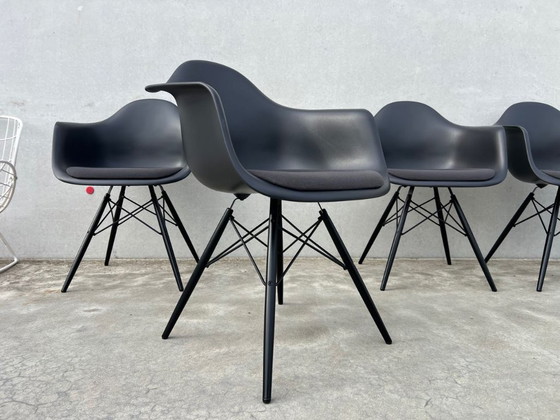 4x Vitra Eames DAW armchair – Dining chairs, Wood, Plastic (photo 2 of 16)