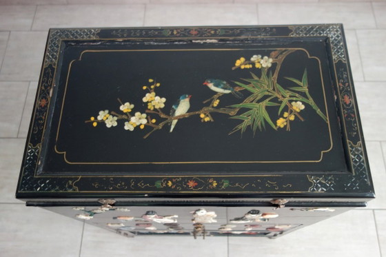 Image 1 of Meuble chinois de rangement à incrustation de pierres dures, Chine milieu XXème