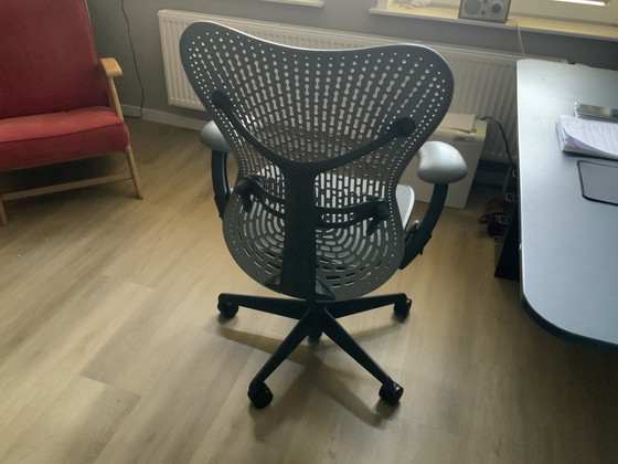 Image 1 of Sedie da ufficio Herman Miller grigie 2 pezzi in ottime condizioni