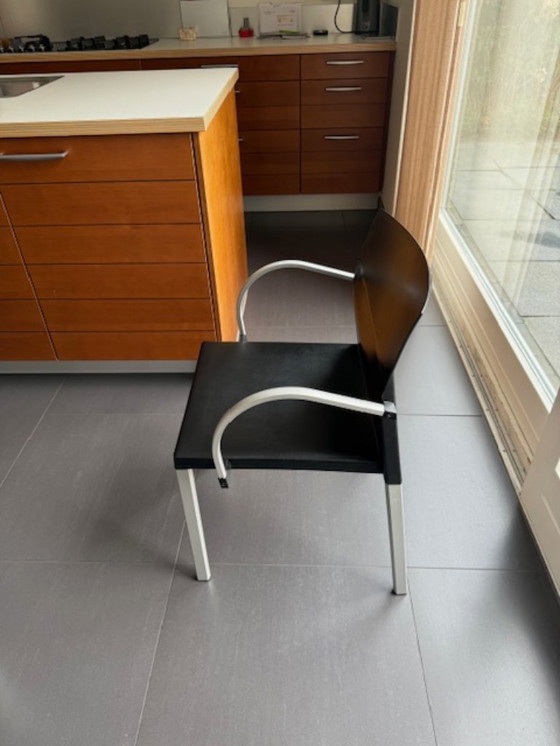 Image 1 of 4 chaises de salle à manger Leolux Myto avec table de salle à manger Arcade