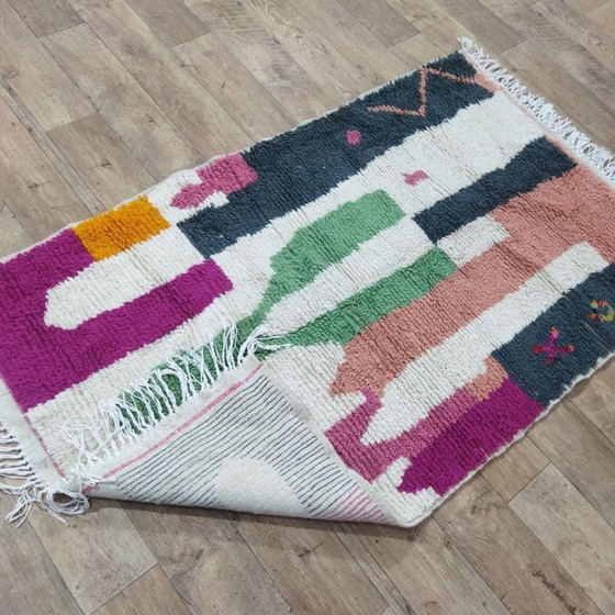 Image 1 of Authentiek Marokkaans Berber tapijt 186 x 114 cm – Handgemaakt abstract wollen tapijt