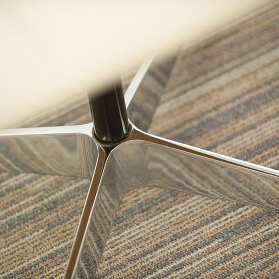 Image 1 of Conjunto de salón Herman Miller Ea116 + Reposapiés