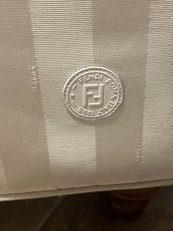 Image 1 of Salon Fendi