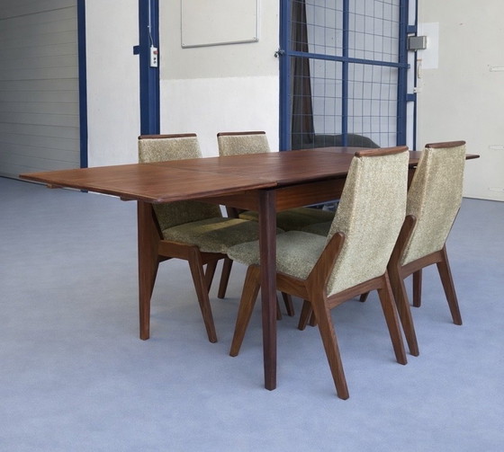 Image 1 of Mid-Century vintage uitschuifbare eettafel met 4 stoelen 