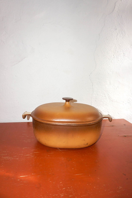 Image 1 of vintage le creuset brown enameled dust oven * cast iron cocotte * size 29 * le mama * enzo mari * french kitchenware * mid-centu