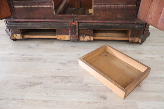 Image 1 of Armario Antiguo Tirolés con Secretos, Madera de Pino Pintada a Mano, Siglo XIX